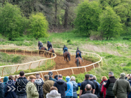 EL260424-41 - Emma Lavelle Stable Visit